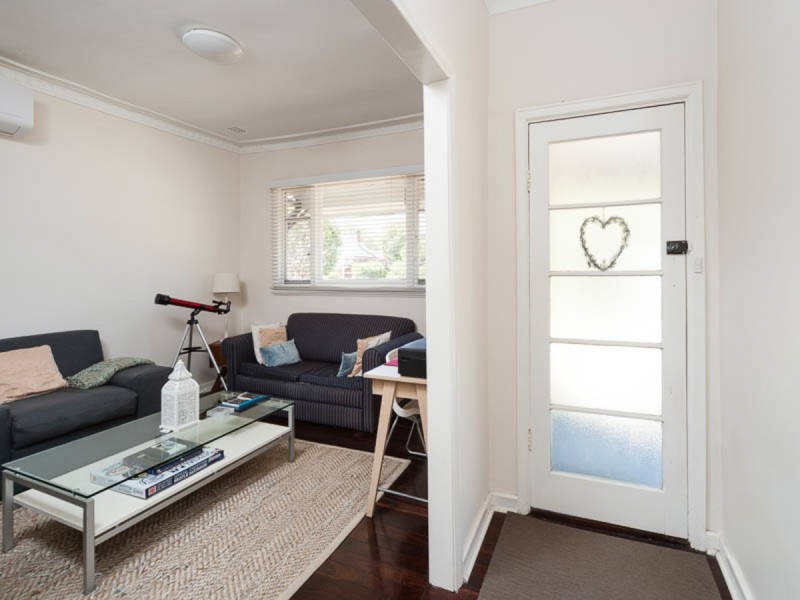 6 Montreal Road, Woodbridge WA 6056