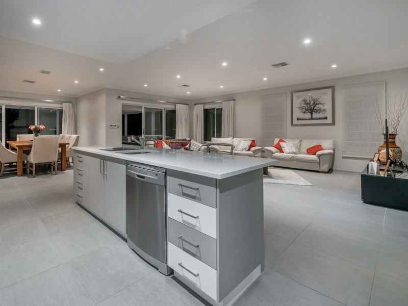 99 Vincent Road, Sinagra WA 6065