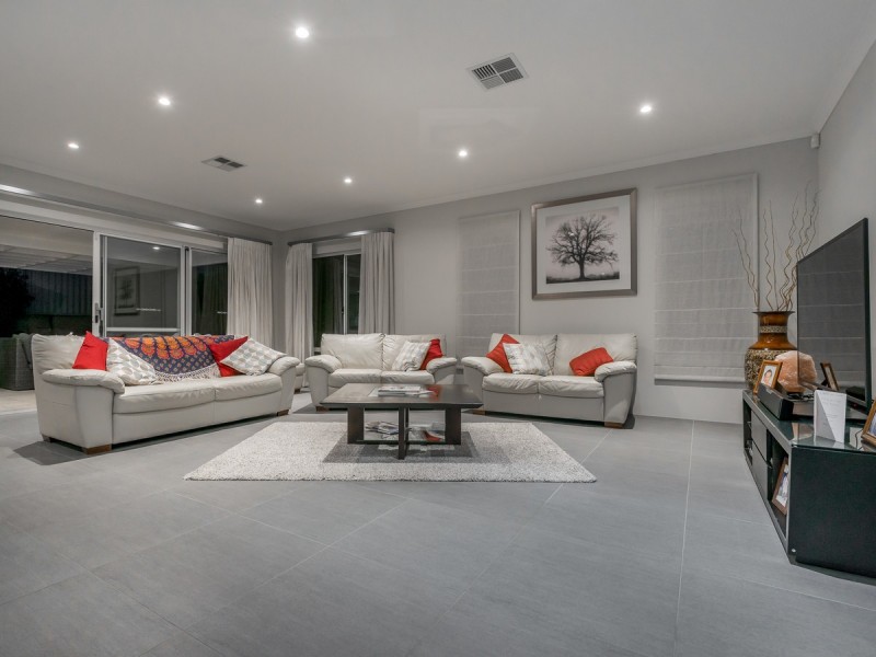 99 Vincent Road, Sinagra WA 6065