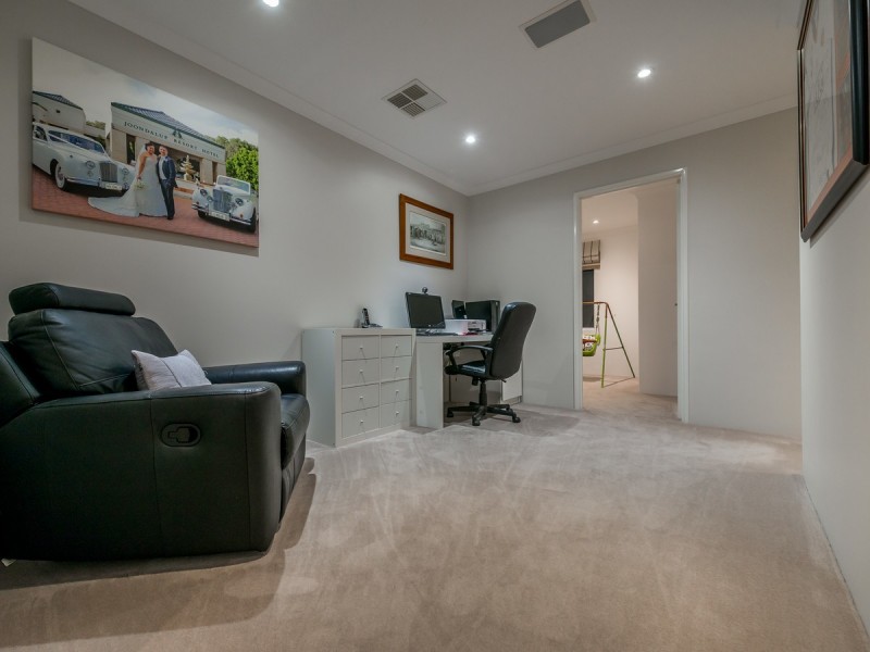 99 Vincent Road, Sinagra WA 6065