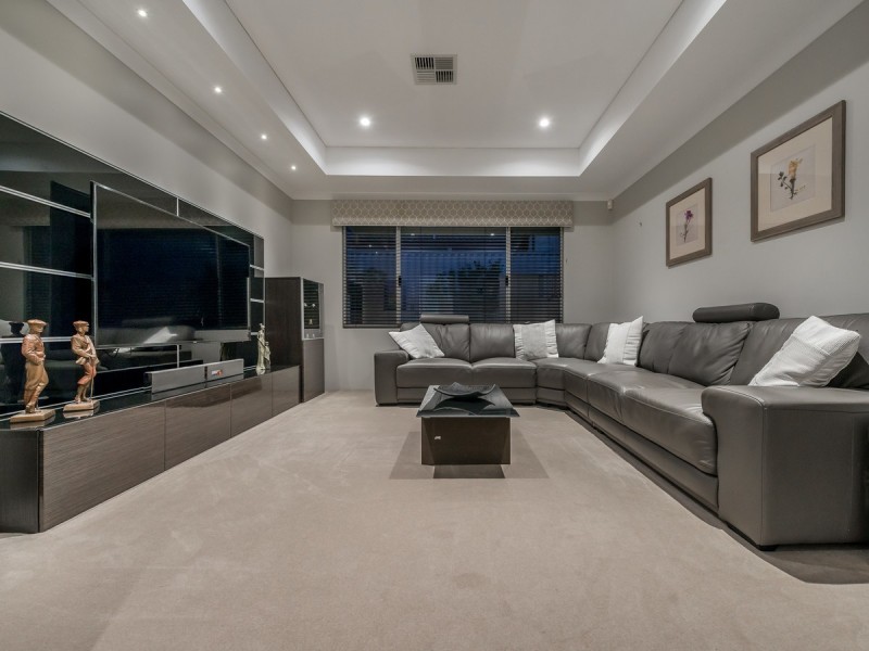 99 Vincent Road, Sinagra WA 6065