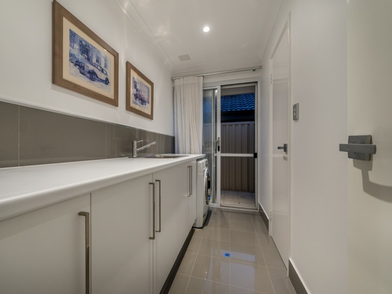 99 Vincent Road, Sinagra WA 6065