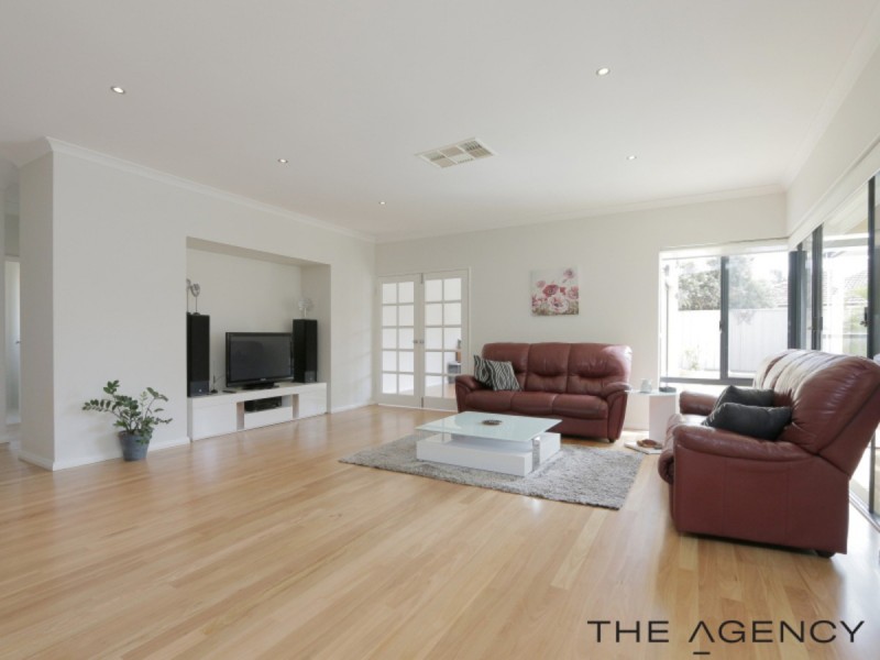 30 Pelham Gardens, Canning Vale WA 6155