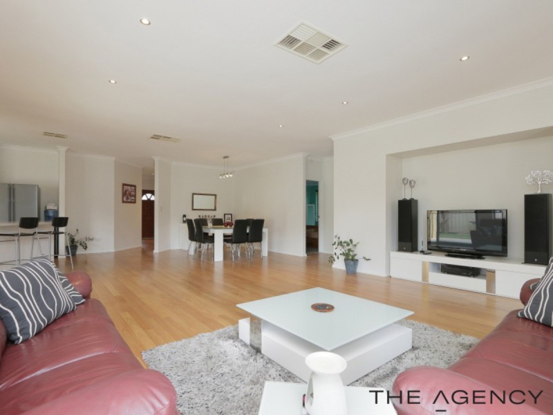 30 Pelham Gardens, Canning Vale WA 6155