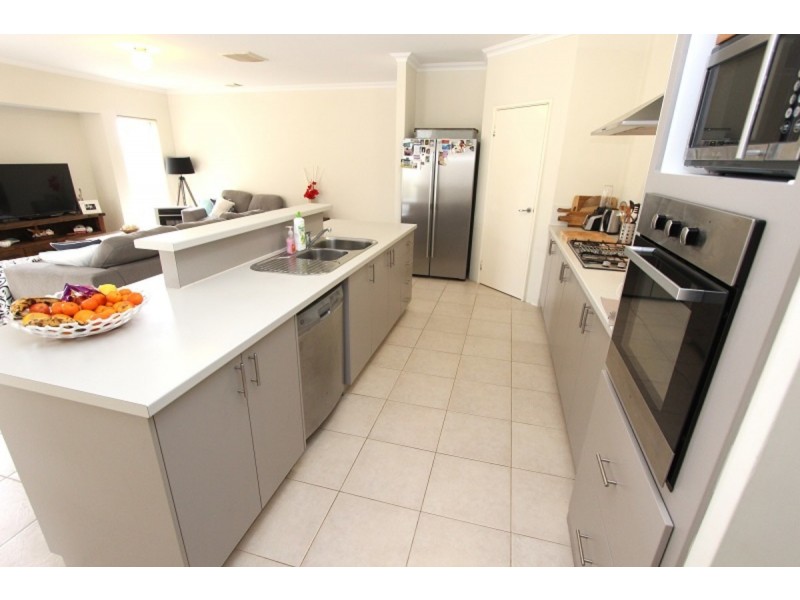 1 Senecio Way, Halls Head WA 6210