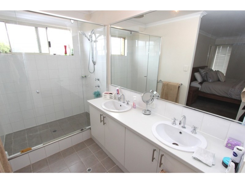 1 Senecio Way, Halls Head WA 6210