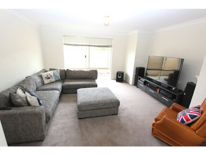 1 Senecio Way, Halls Head WA 6210