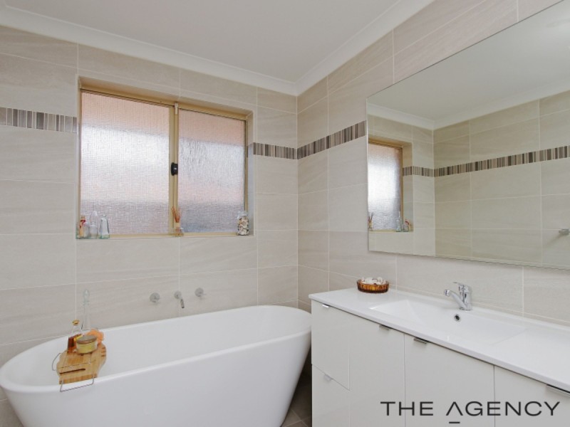 10 The Ramble, Canning Vale WA 6155