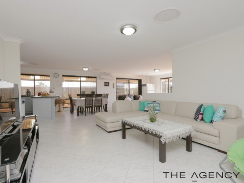 27 Campbell Road, Canning Vale WA 6155