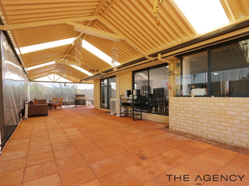 27 Campbell Road, Canning Vale WA 6155