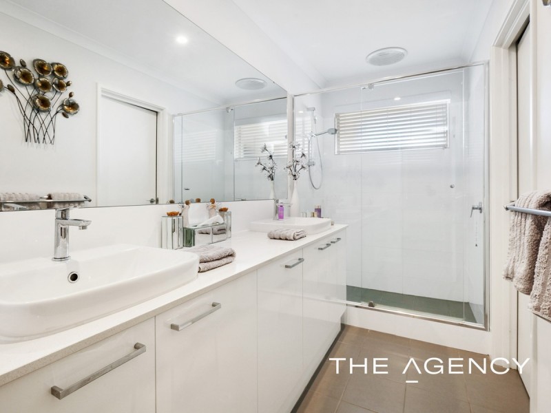 5 Rubus Vista, Halls Head WA 6210