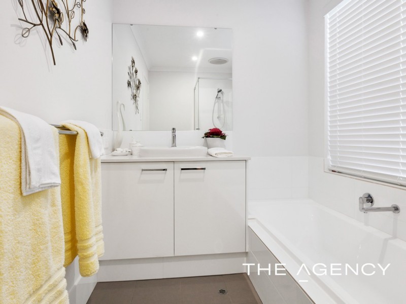 5 Rubus Vista, Halls Head WA 6210