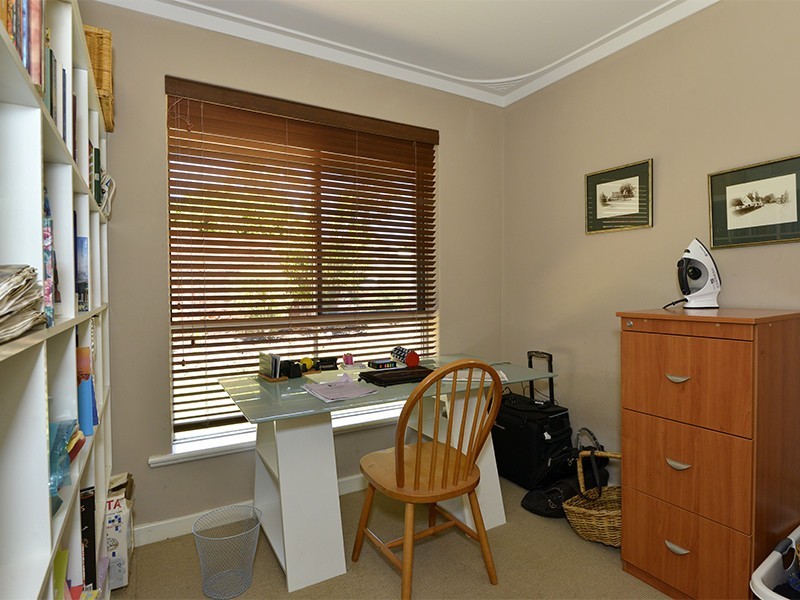 15 Ludgate Way, Gwelup WA 6018