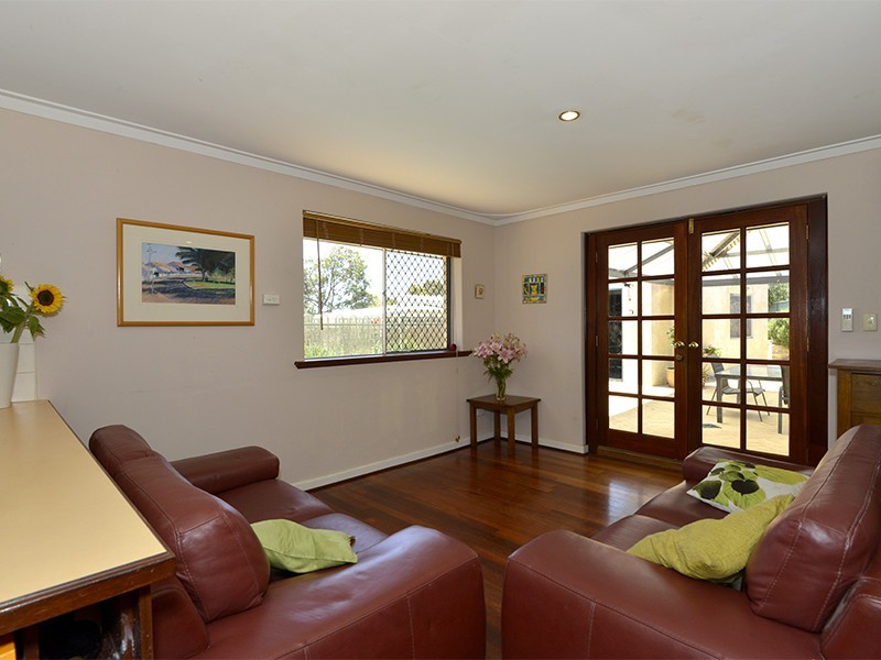 15 Ludgate Way, Gwelup WA 6018