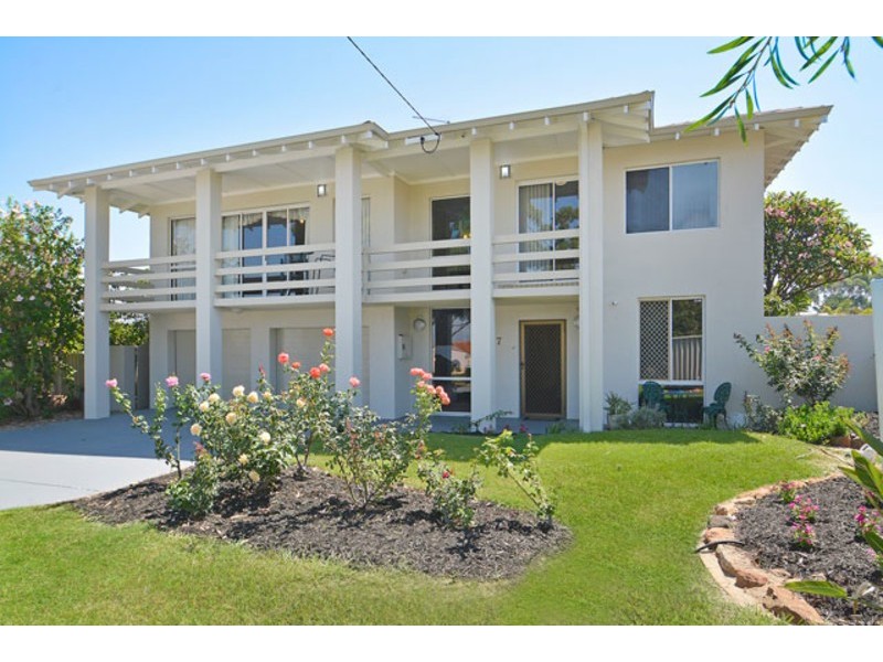 7 Suiza Place, Carine WA 6020