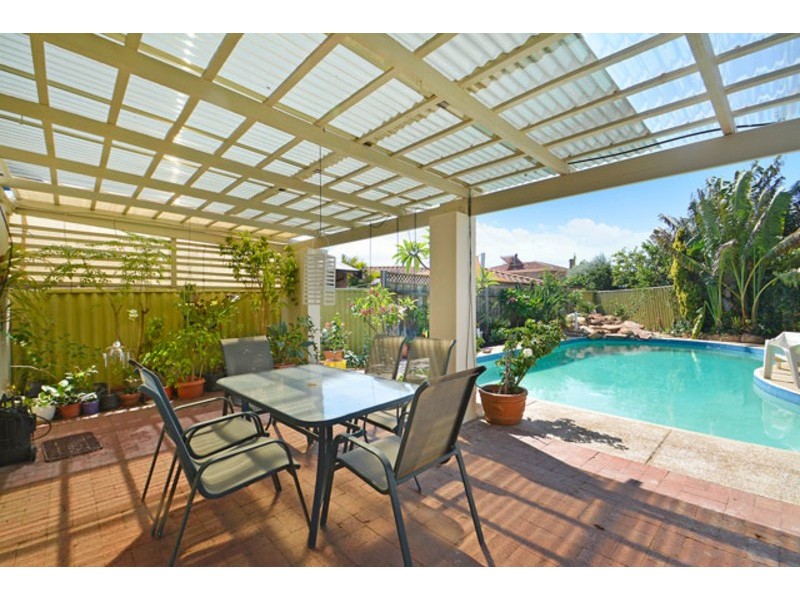 7 Suiza Place, Carine WA 6020