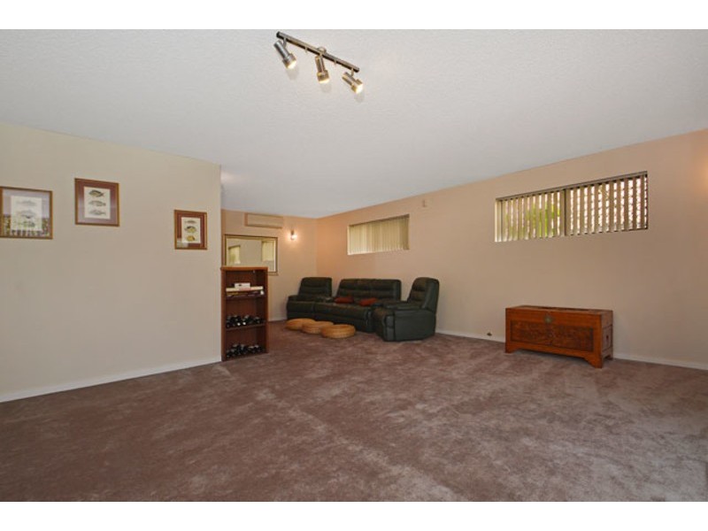 7 Suiza Place, Carine WA 6020