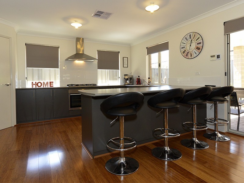 107 Raeside Drive, Landsdale WA 6065