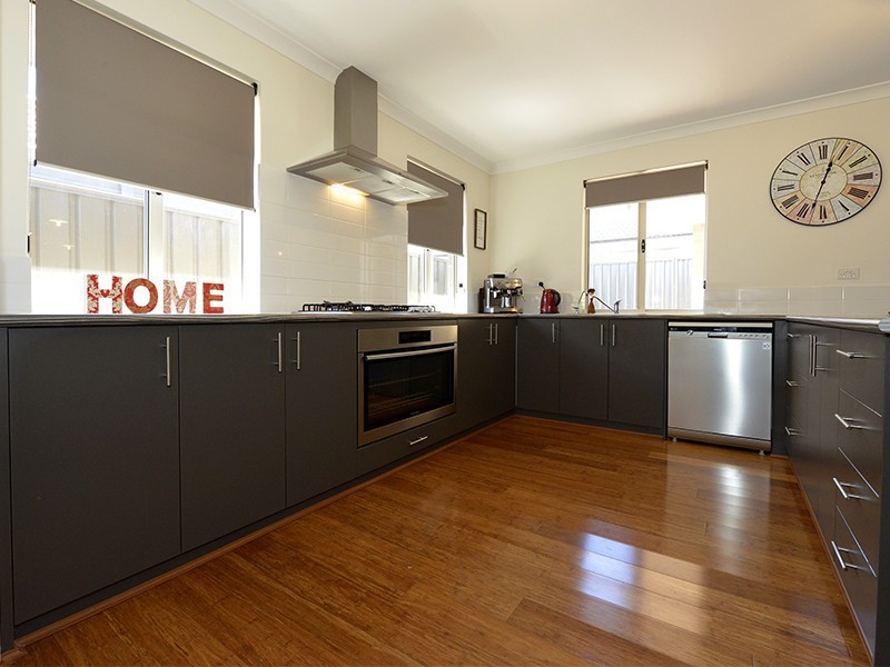 107 Raeside Drive, Landsdale WA 6065