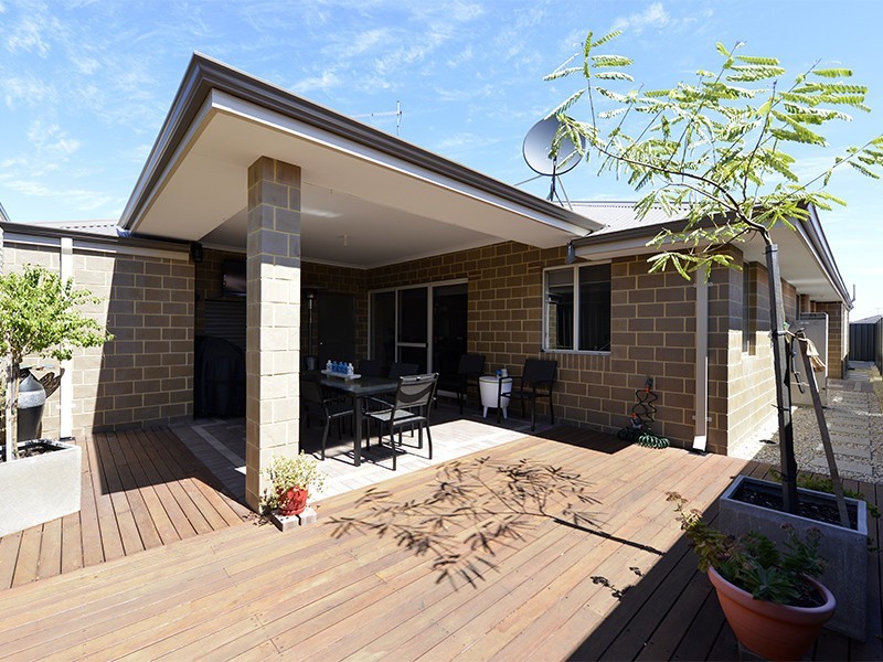 107 Raeside Drive, Landsdale WA 6065