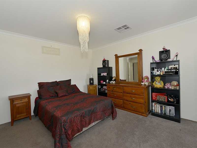 107 Raeside Drive, Landsdale WA 6065