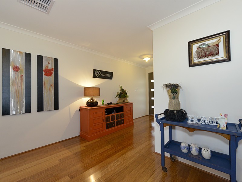 107 Raeside Drive, Landsdale WA 6065