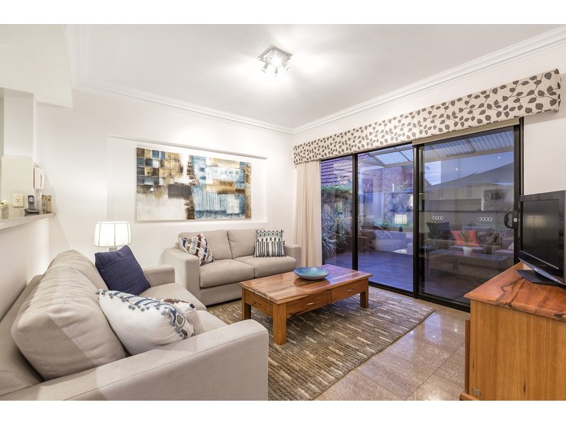 2/39 Renwick Street, South Perth WA 6151