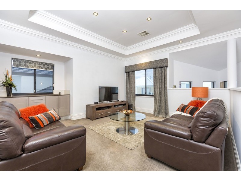 2/39 Renwick Street, South Perth WA 6151