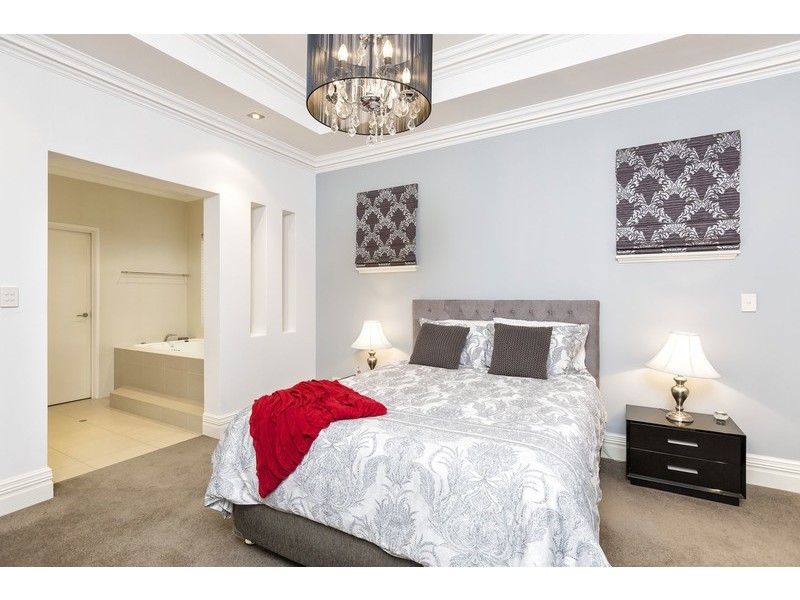 2/39 Renwick Street, South Perth WA 6151