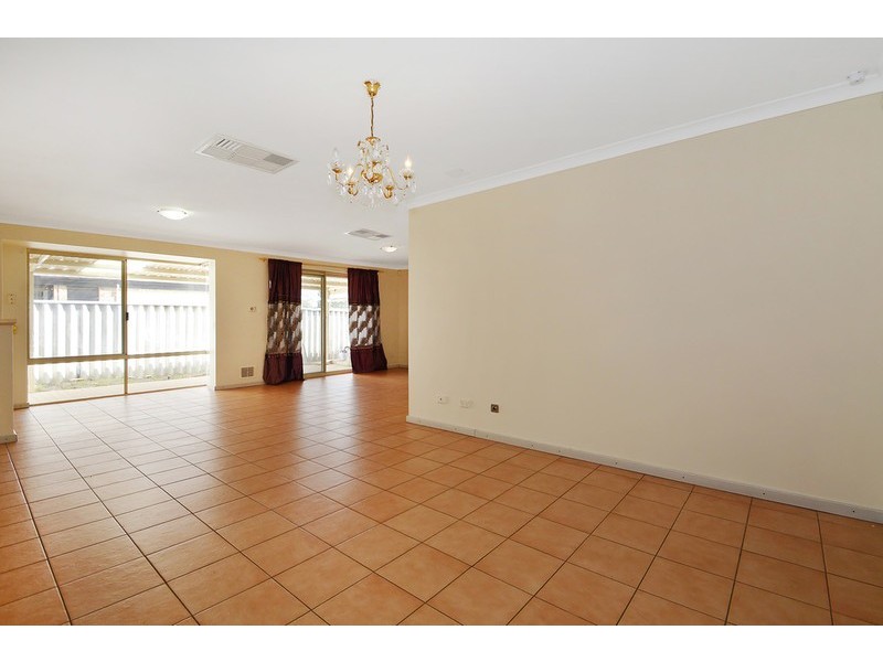 17 Akma Court, Maddington WA 6109