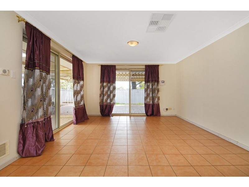 17 Akma Court, Maddington WA 6109
