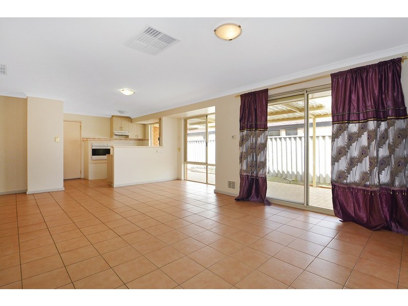 17 Akma Court, Maddington WA 6109