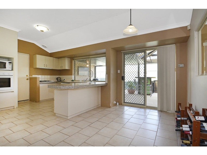 77 Inverness Circle, Camillo WA 6111
