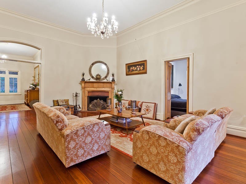 1 Jaraba Avenue, Gooseberry Hill WA 6076