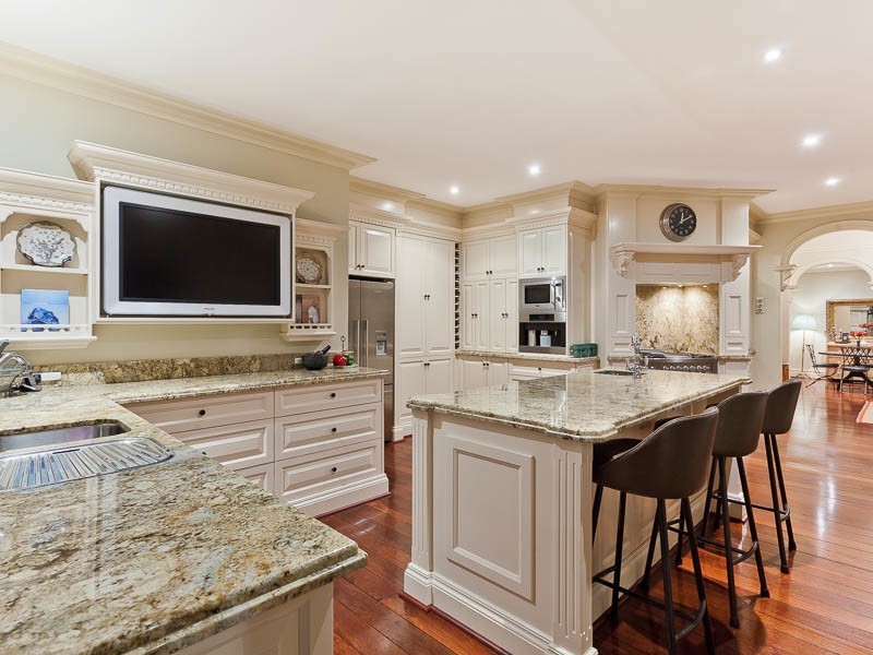 1 Jaraba Avenue, Gooseberry Hill WA 6076