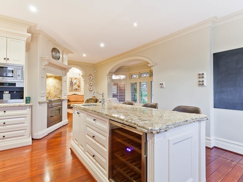 1 Jaraba Avenue, Gooseberry Hill WA 6076