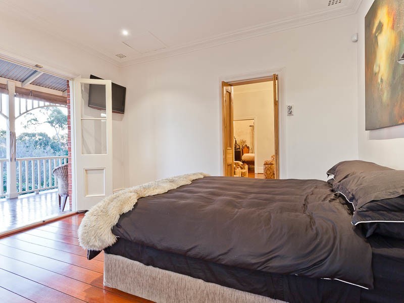 1 Jaraba Avenue, Gooseberry Hill WA 6076