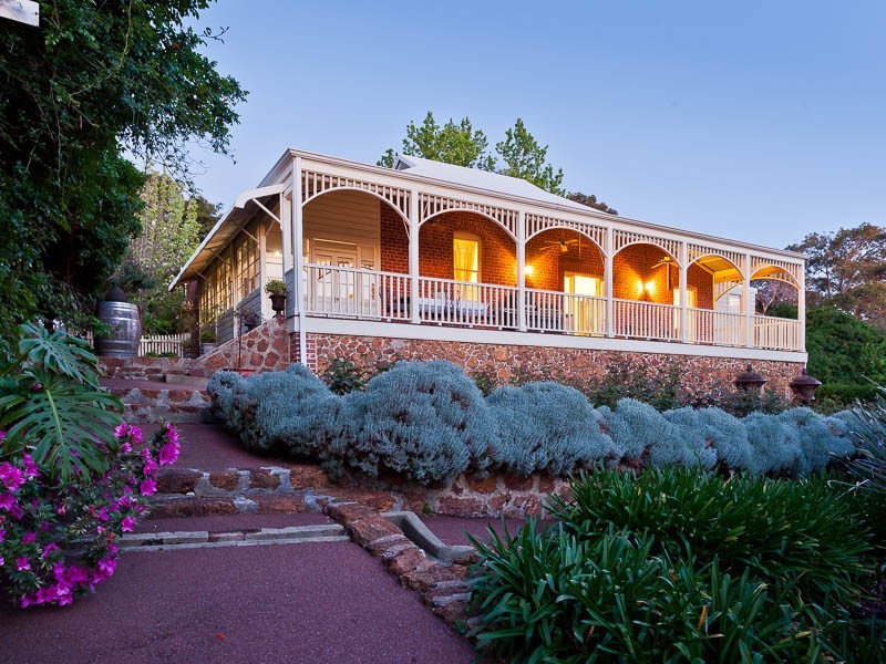 1 Jaraba Avenue, Gooseberry Hill WA 6076