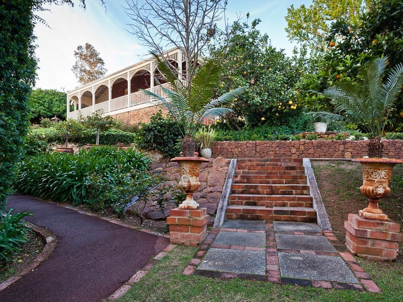 1 Jaraba Avenue, Gooseberry Hill WA 6076