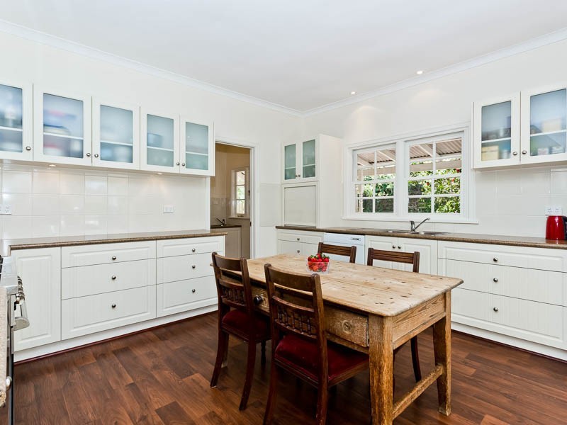 9 Ronneby Road, Lesmurdie WA 6076