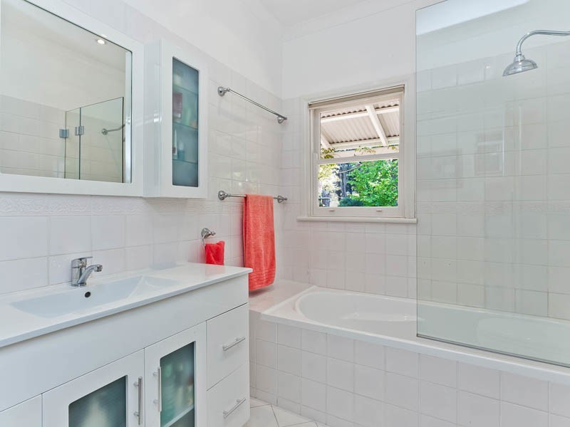 9 Ronneby Road, Lesmurdie WA 6076