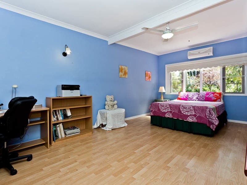 9 Ronneby Road, Lesmurdie WA 6076