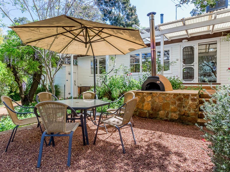 9 Ronneby Road, Lesmurdie WA 6076