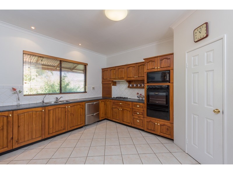 20 Loaring Road, Bickley WA 6076