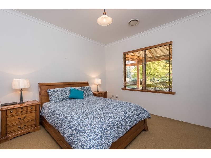 20 Loaring Road, Bickley WA 6076