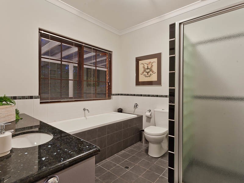 1415 Pechey Road, Swan View WA 6056