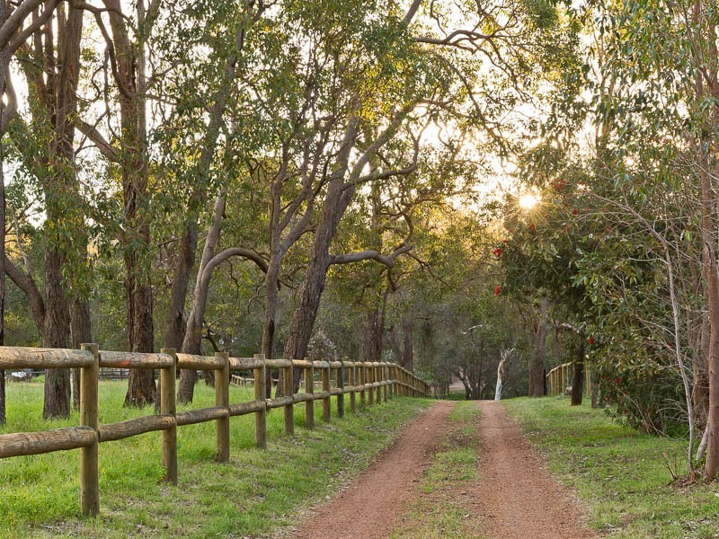 1415 Pechey Road, Swan View WA 6056