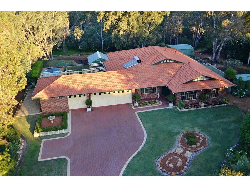 14 Champagne Terrace, The Vines WA 6069