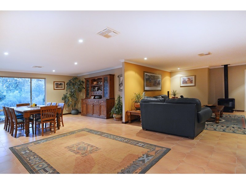 14 Champagne Terrace, The Vines WA 6069