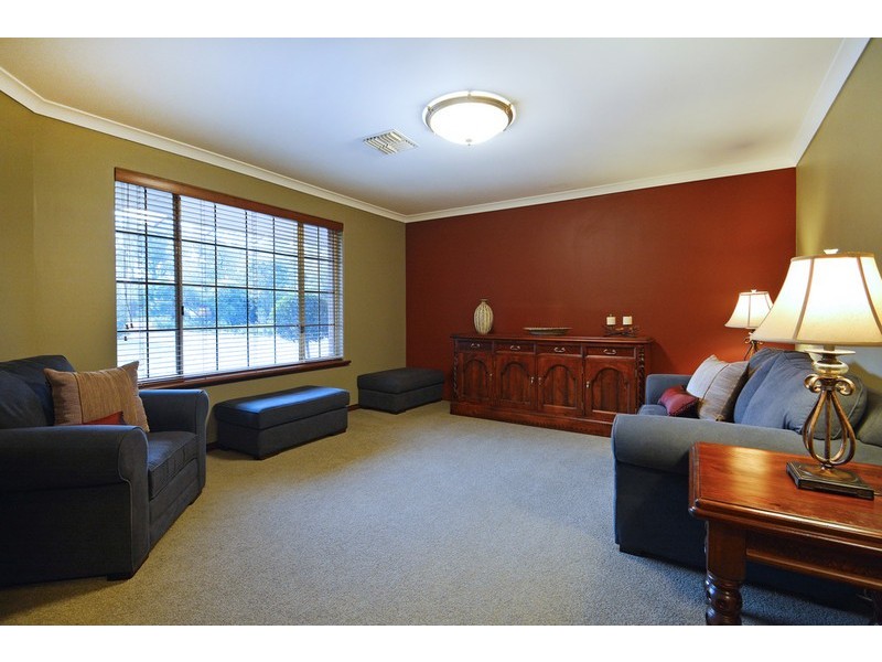 14 Champagne Terrace, The Vines WA 6069